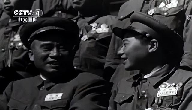 百部旧电影解放战争故事片（经典战争影片战火中的青春）(4)