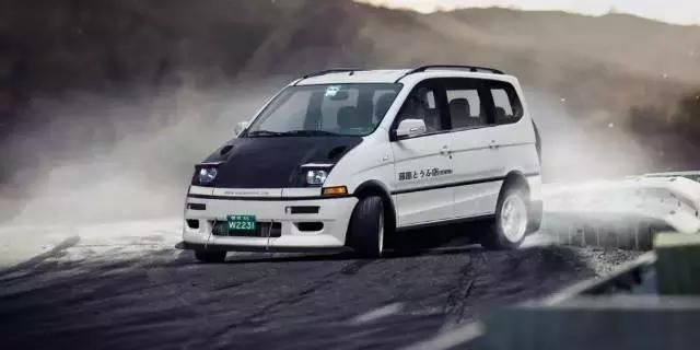 周杰伦买了什么车（周杰伦曾经开这辆车称霸日本山头）(15)