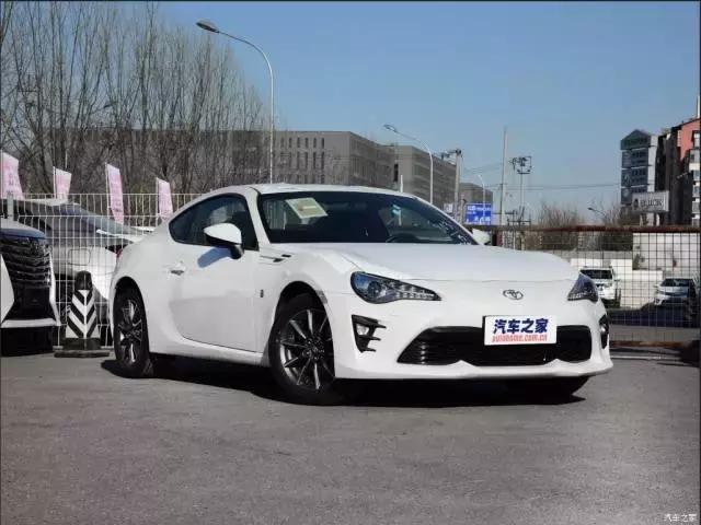 周杰伦买了什么车（周杰伦曾经开这辆车称霸日本山头）(5)