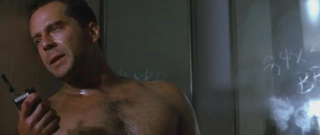 布鲁斯威利斯有多帅（威利斯在动作电影史上的地位）(7)