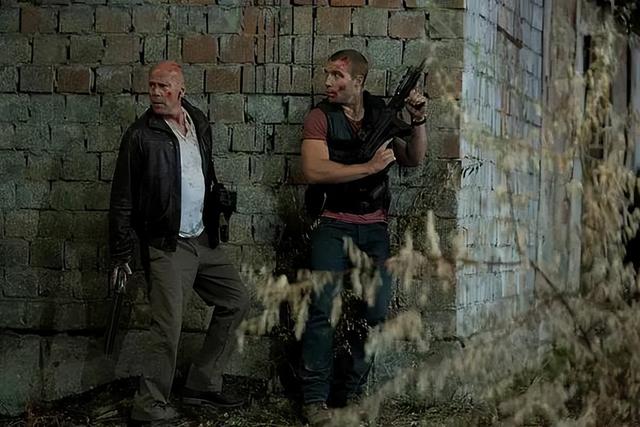 布鲁斯威利斯有多帅（威利斯在动作电影史上的地位）(4)