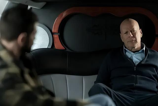 布鲁斯威利斯有多帅（威利斯在动作电影史上的地位）(2)