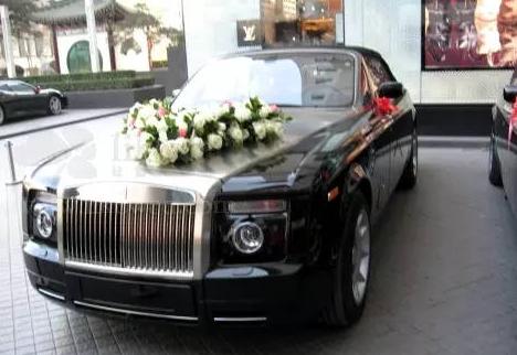 婚车怎么装饰更吉利（婚车要这样装饰才够霸气）(2)