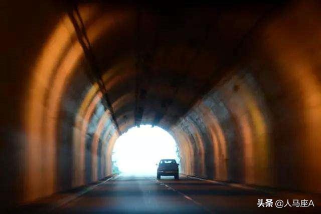 动车d2809相撞（D2809动车撞上泥石堆）(8)