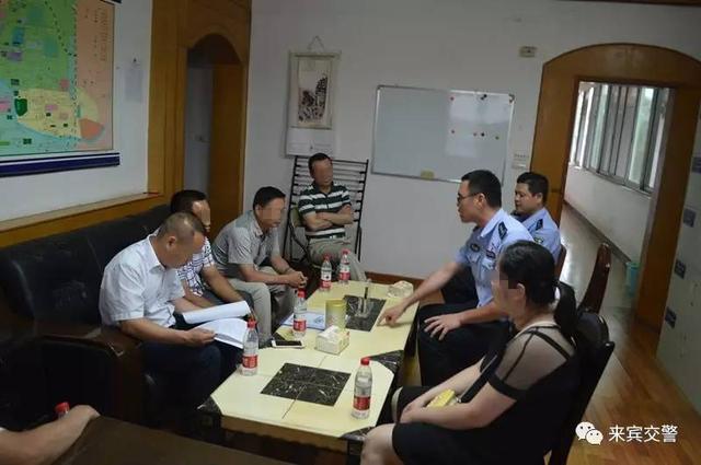 四个轮电动车不用驾照可以上路吗（这些四轮电动车上路不需驾驶证）(11)