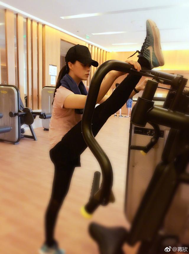 范冰冰瘦到82斤（360度无死角全靠衣服长了12CM）(6)