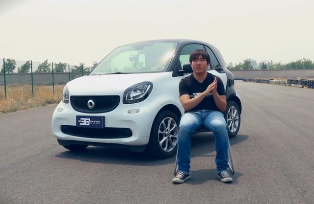 奔驰smart的操控性不好吗（被某著名车评人吐槽的）(2)
