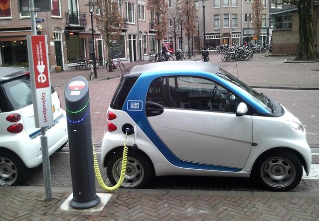 奔驰smart的操控性不好吗（被某著名车评人吐槽的）(15)