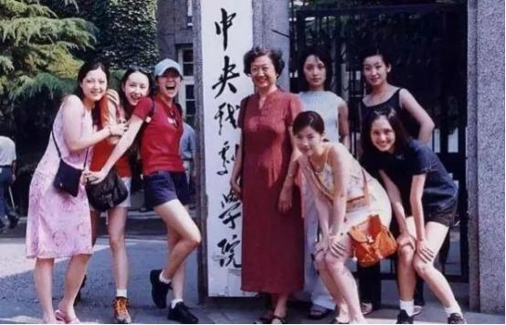 袁泉和夏雨谁的成就高(遭遇两次背叛仍不离不弃)(20)