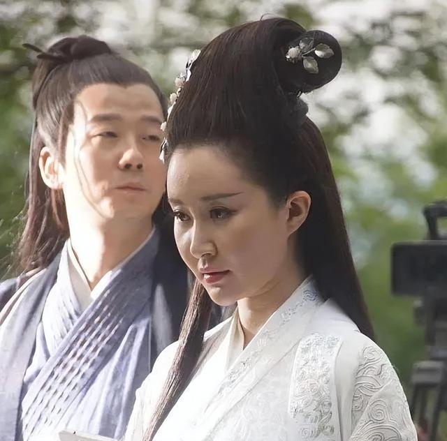 娱乐圈里的十大女明星谁最美(现今却灵气全无)(6)