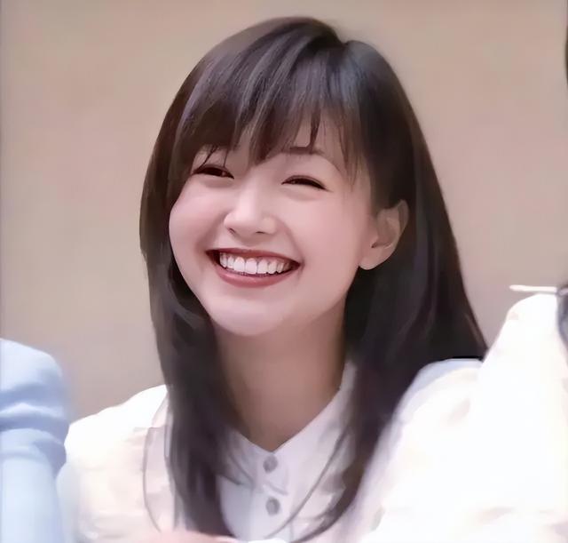 娱乐圈里的十大女明星谁最美(现今却灵气全无)(11)