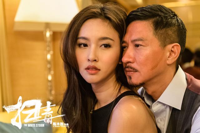 娱乐圈最漂亮的四大美女（娱乐圈9位变性美女）(19)