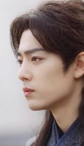 ​凤凰网十问肖战的文章是啥（快到1005了肖战往事不堪回首月明中）