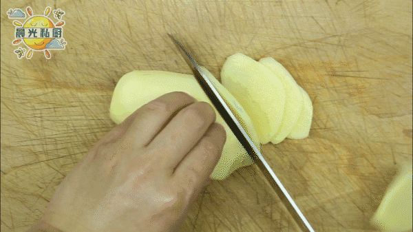 家庭版土豆泥的7种家常做法（学会如何调制汤汁）(5)