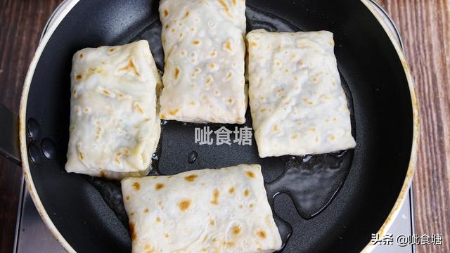 家常版韭菜盒子的做法大全（家人都爱吃的韭菜盒子）(12)