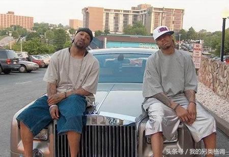 现役nba巨星开什么车（看看NBA球星们的那些超级座驾）(16)