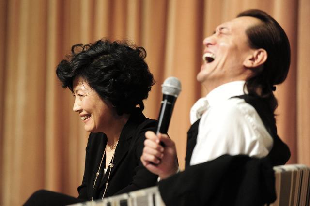 李咏离世哈文的坚持（3年前含泪婉拒公婆出席李咏葬礼）(9)