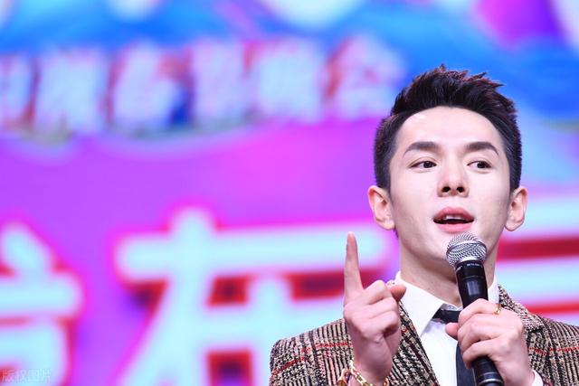 李诞回应内衣品牌歧视言论（代言女性内衣耍小聪明却翻车的李诞）(3)