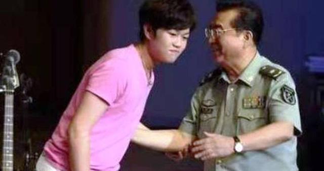 李双江和李天一的近况（25岁的李天一已经出狱）(13)