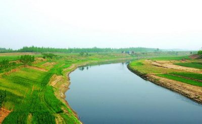 ​乘坐乌篷摇橹小船游大运河