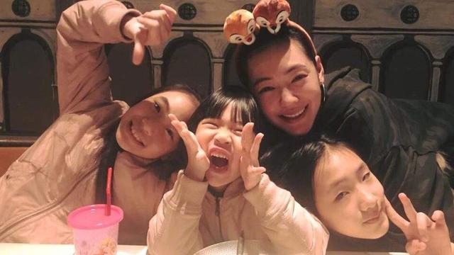 大s跟小s是亲姐妹吗（同样替老公道歉）(39)