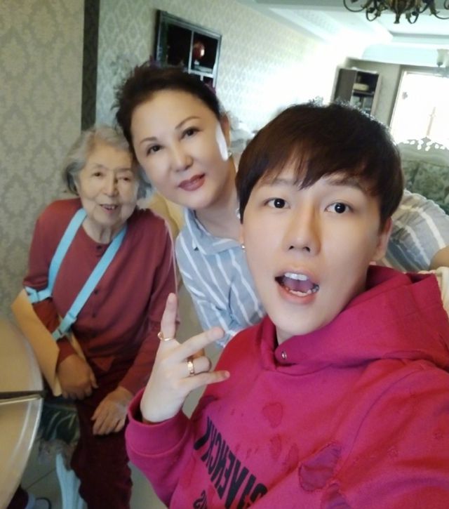 真的心疼他！刘维:户口本上只有我自己了