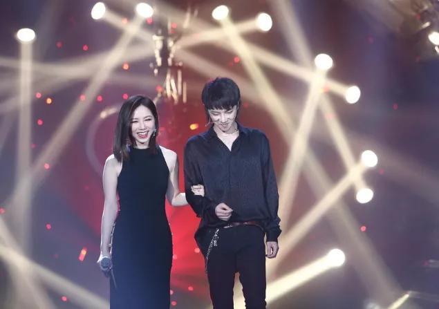 华晨宇最早的女朋友（的未婚奶爸华晨宇背后的6个女人）(30)