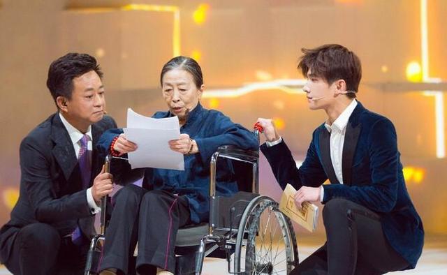 丑娘张少华多大年龄走的（丑娘张少华演了100多次母亲）(17)