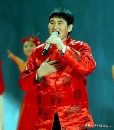 大衣哥首次登星光大道(星光大道单县大衣哥发展史)(4)