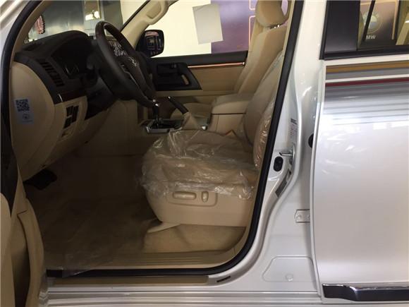 中东酷路泽4000详细配置和价格（中东版丰田酷路泽4000详细外观与内饰）(6)