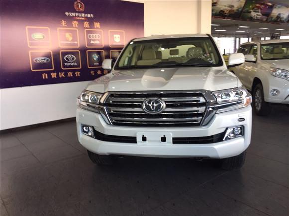 中东酷路泽4000详细配置和价格（中东版丰田酷路泽4000详细外观与内饰）(1)