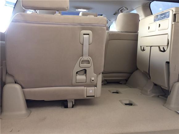 中东酷路泽4000详细配置和价格（中东版丰田酷路泽4000详细外观与内饰）(8)