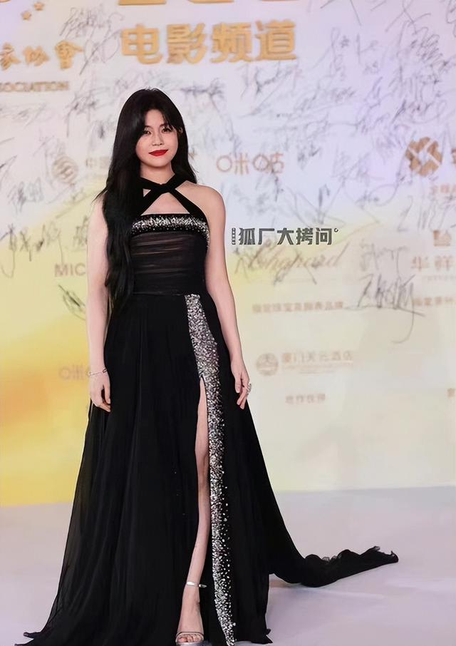 张小斐获金鸡奖影后获奖感言（金鸡奖红毯高光）(43)