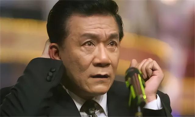 侯耀文闺女和侯耀华争遗产谁赢了(2011年侯耀文骨灰安放仪式)(16)