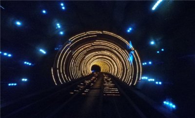 ​履历上疑似穿梭的女人 世界上果然有穿梭时空的局面吗