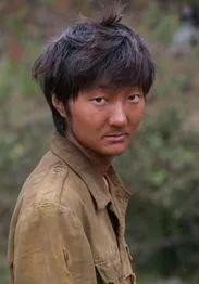 王大治背景厉害吗(最丑影帝王大治的失败上位路)(8)