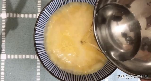 怎么做出又滑又嫩的鸡蛋羹(想要蒸出滑嫩无蜂窝的鸡蛋羹)(3)