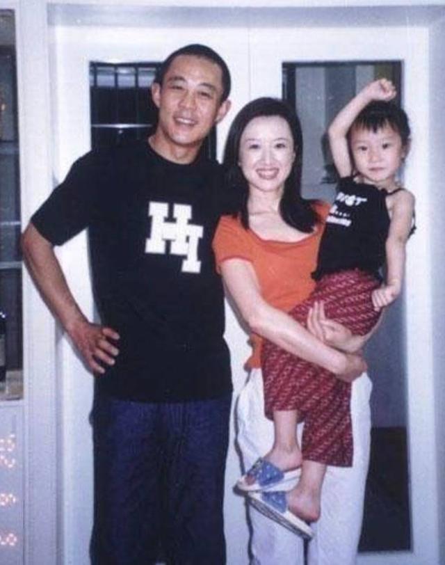 侯勇最后嫁给谁（51岁侯勇三任妻子）(3)