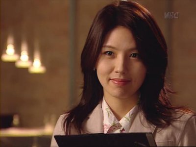 韩国李恩珠04年颁奖典礼(回顾韩国已故影星李恩珠十四年前的北京韩国电影展之