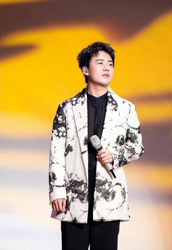 蒋依依吴磊最萌身高差(34遇人不淑)(3)