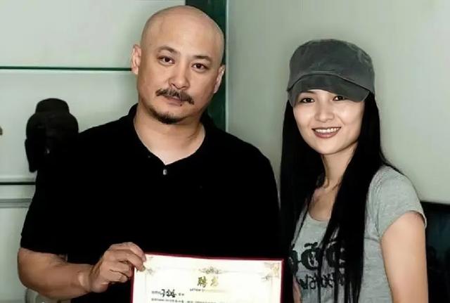 蒋雯丽现在的婚姻状况(结婚30年丈夫屡屡出轨)(37)