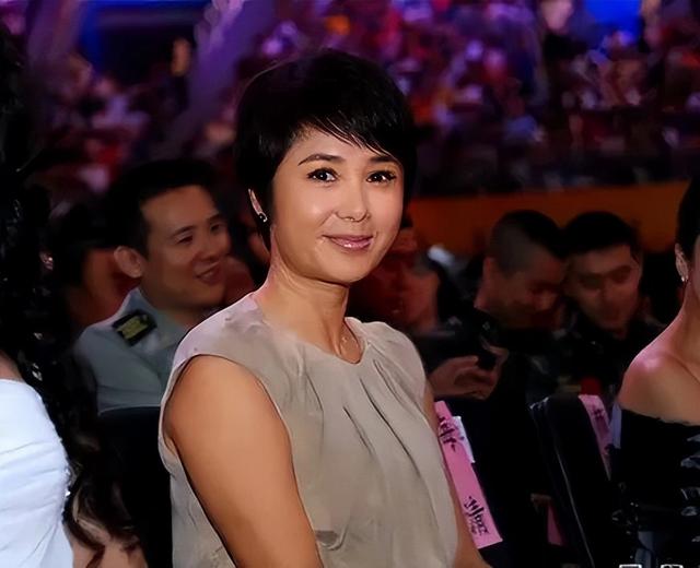 蒋雯丽现在的婚姻状况(结婚30年丈夫屡屡出轨)(7)