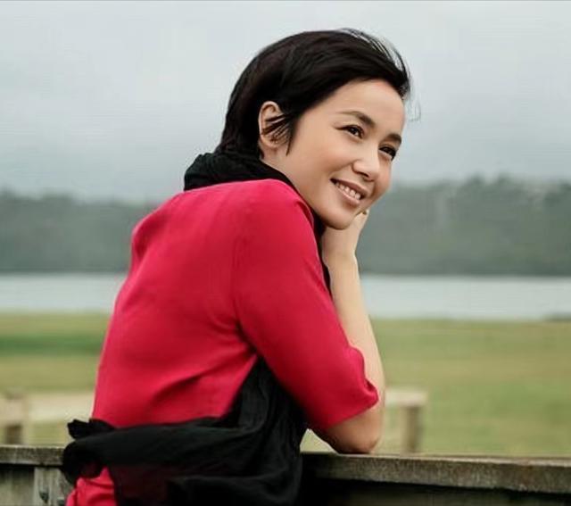 蒋雯丽现在的婚姻状况(结婚30年丈夫屡屡出轨)(28)