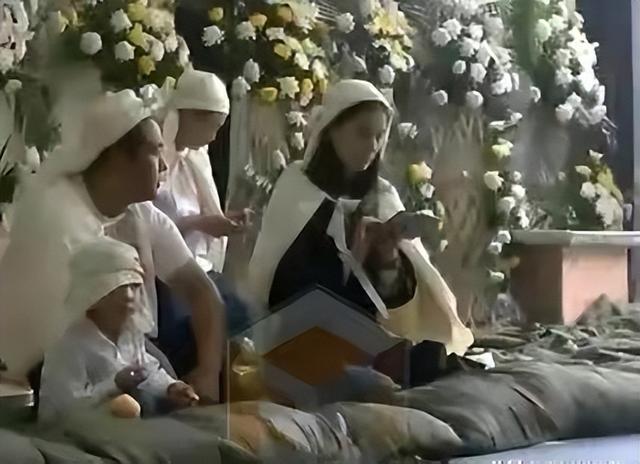 黄圣依周星驰官司谁赢了(周星驰捧红后嫁二婚杨子)(30)