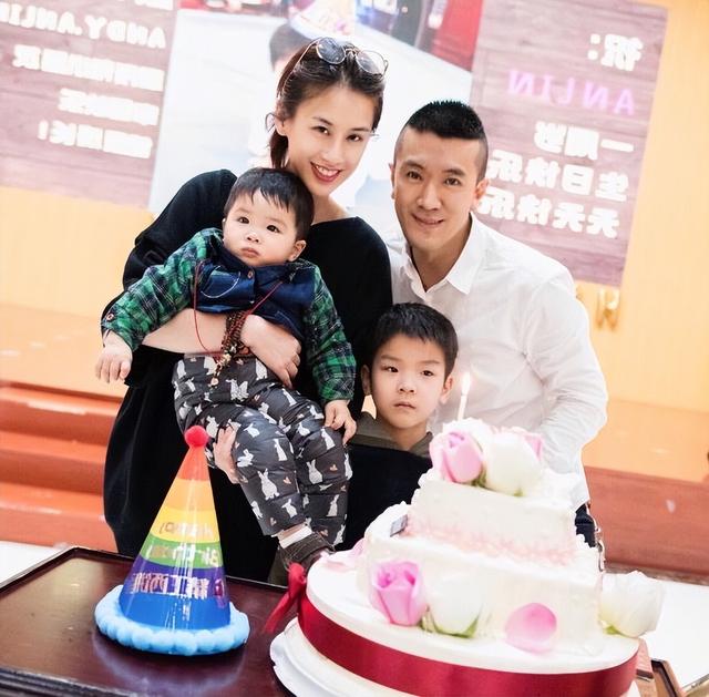 黄圣依周星驰官司谁赢了(周星驰捧红后嫁二婚杨子)(32)