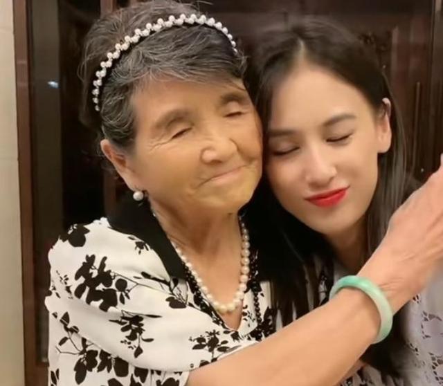 黄圣依周星驰官司谁赢了(周星驰捧红后嫁二婚杨子)(36)