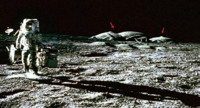 ​月球是背后住着外星人?流言!