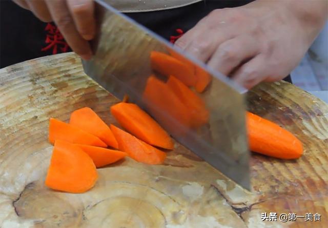 牛腩炖土豆做法最正宗的做法(牛腩炖土豆很多人都做错了)(4)