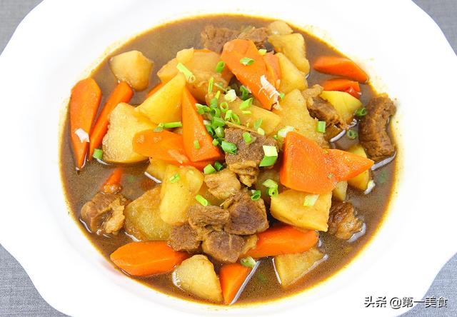 牛腩炖土豆做法最正宗的做法(牛腩炖土豆很多人都做错了)(11)