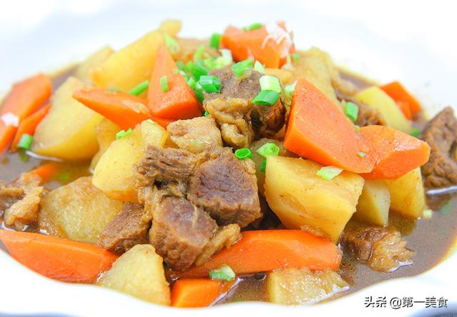 牛腩炖土豆做法最正宗的做法(牛腩炖土豆很多人都做错了)(1)